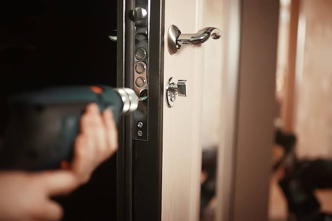 Crossroads Locksmith owner and team in Ogden