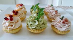 Le migliori ricette da portare in tavola durante le feste. Pranzo Di Natale Tutti Gli Antipasti Piu Semplici E Gustosi Da Preparare