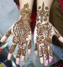 Henna tattoo designs feature common images and shapes. Turkish And Indian Style Henna Tattoo In Istanbul Events Of Istanbul