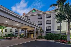Looking for a place to stay with your pet in florida? 168 Best Verified Pet Friendly Hotels In Gulf Coast Florida With Weight Limits Pet Fees