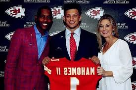 Mahomes' parents are pat mahomes sr. Who Are Patrick Mahomes Parents Know About Patrick Mahomes Sr Randi Martin