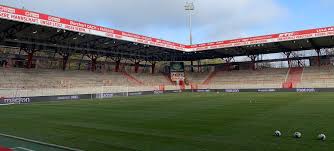 Fc union berlin • tweets auf englisch: 1 Fc Union Berlin On Twitter Back At A Proper Stadium Fcufcsg Fcunion