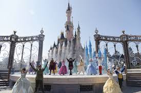 Comment aller à disneyland paris ? Cat CostÄƒ O VacanÈ›Äƒ La Disneyland Paris Life Ro