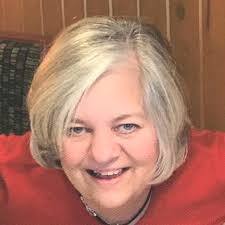 What are safe methods to clean and prevent algae in bird baths?