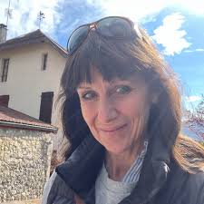 Hello. What's the equivalent of English double cream in France? I need to  whip some up for a cream tea. Bought some today and it was more like a sour  cream. Many