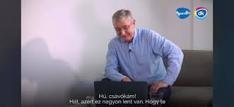 A drámai képsorok alatt a miniszterelnök reggeli rádióinterjúja hallható, amint felidézi emlékeit az őszödi beszédről. Gyurcsany Ferenc Videoban Vagott Vissza Orban Viktornak Blikk