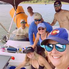 Carson Sanders (@carson_sanders) • Instagram photos and videos