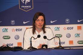 Pour une bonne organisation, merci de confirmer votre présence ou pas. Foot Les Bleues A Perros Guirec On Va Visiter En Travaillant Le Tregor