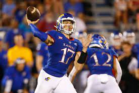 The kansas jayhawks football program is the intercollegiate football program of the university of kansas.the program is classified in the national collegiate athletic association (ncaa) division i bowl subdivision (fbs), and the team competes in the big 12 conference.the jayhawks are led by head coach lance leipold. 6adjthyb6ycftm