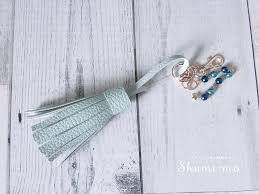 100均のフェイクレザーで革タッセルの作り方 タッセル 作り方 革タッセル タッセル