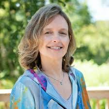 Raya Alexander's Instagram, Twitter & Facebook