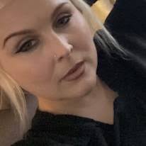 Female housemates in Menifee, CA