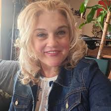 Are there men's groups for open relationship discussions?