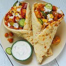 Raj Dlya Veganov On Instagram Shaurma S Bogicheskoj Nachinkoj Ne Shaurma A Nastoyashee Iskusstvo Takoj Nachin Roasted Cauliflower Vegan Recipes Wrap Recipes