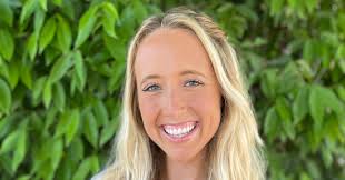 We're Back with Another Meet the Team Monday! 🌊 Chandler Wright  EDUCATION  AND OUTREACH COORDINATOR From Intern to Staff Member:  Chandler's journey  with Coral Restoration Foundation™ began as an intern, rising through