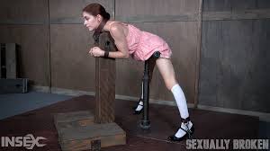 Sexuallybroken Anna De Ville Dee Williams Telanjang Ass Bokong xxx porn pics