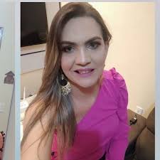 Suspeito de esfaquear professora trans segue foragido; caso é tratado como  tentativa de feminicídio