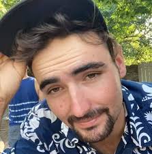 Why does my 85hp thunder bolt outboard engine die when given throttle?