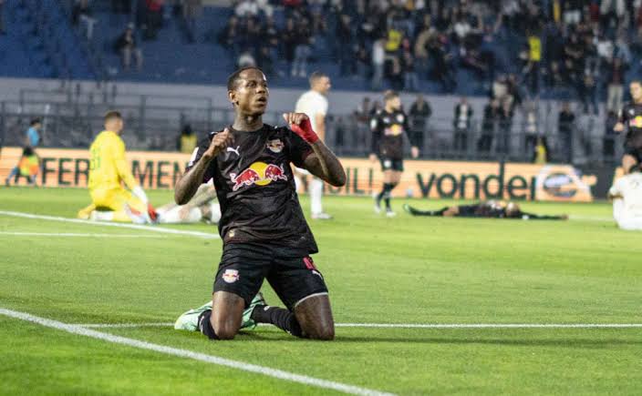 Red Bull Bragantino vence a Chapecoense por 3 a 0 e se afasta do Z4