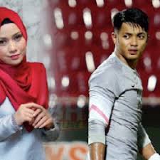 Semoga karier mia selepas ini terus berkembang dan menjadi isteri yang solehah kepada izham. Mia Ahmad Umum Nikah Penjaga Gol Jdt Izham Tarmizi