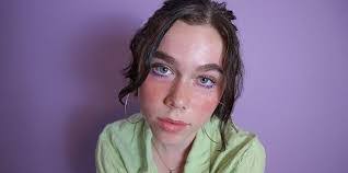 Ella Fields's Instagram, Twitter & Facebook