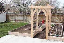 Be the envy of the neighbourhood and learn how to build this beautiful diy trellis entrance gate. Diy Garden Arbor Plans