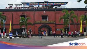 / nama benteng ini diambil dari van der wijck, yang kemungkinan nama komandan pada saat itu. Gombong Punya Benteng Keren The Raid 2 Saja Syuting Di Sini