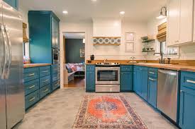 Wholesale kitchen cabinets & ready to assemble (rta) at nuform cabinetry we bring you a beautiful and classy range of ready to assemble kitchen cabinets. Hgtv Hometown Love The Color Of This Kitchen With The Addition Of The Rug Home Town Hgtv Hgtv Kitchens Hgtv Master Bedrooms