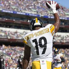 Long beach poly holds a special place in my heart, i grew up wanting to go to poly because i knew it would be the best place for me to further my football dreams of making it to a big time college program and then the nfl. Juju Smith Schuster Is The Player The Steelers Didn T Know They Needed Sbnation Com