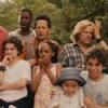 Rob schneider è sposato ad una vegliarda che sessualmente lo eccita disgustando gli altri, kevin james ha la moglie che allatta ancora il figlio di quattro anni, david spade è lo scapolone impenitente, chris rock resta in ombra lasciando la. 1