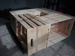 Create a frame with planks, bringing them together with nails, as in the photo. How To Make A Coffee Table Out Of Old Wine Crates Easy Diy Project