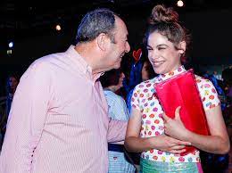 Colección de ana karina mondoñedo. Esta Foto Demuestra La Excelente Relacion Entre Cosima Ramirez Y La Nueva Pareja De Su Madre