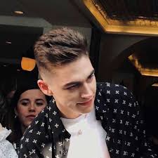 Icons de Hero Fiennes Tiffin, para...