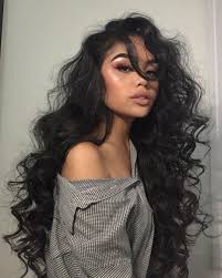 прическа на новый год на длинные волосы с челкой Pricheski Na Novyj God 2018 Top 25 Modnyh Variantov Na Dlinnye Volosy Foto V 2020 G Pricheski Stili Prichesok Idei Prichesok