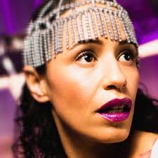 Eden Burns, Christopher Tubbs