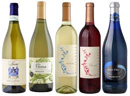 Love Sweet Wine Then Try Moscato Tastes Great With Hot And Spicy Food Or Dessert Even Cookies Wine Desserts Sweet Wine Moscato Wine