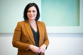 Bundesministerin elisabeth köstinger zieht über den zivildienst 2020 bilanz. Bundesministerin Elisabeth Kostinger Bauernzeitung
