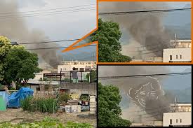 にャンとな！＆今日右左(きょううさ)旦那 on X: 大阪泉南市の火事の写真の煙の中に人の顔が〜 t.coN81lHy0DZ8   X