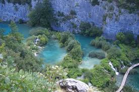 Sie haben die möglichkeit sich eine segelyacht, eine motoryacht, ein hausboot oder auch einen katamaran in verschiedenen größen mit 1 oder mehr kabinen chartern. Nationalpark Plitvice Turm Krk