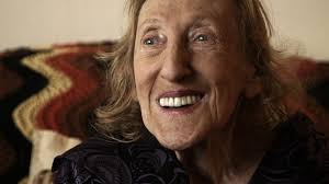 Noi întrebări la limba română. Documentarul DistanÅ£a Dintre Mine Si Mine News Ro