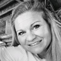 90+ "Samira Van" profiles