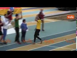 Nel regolamento della world athletics, analogamente al salto in alto, alla fine della gara è dichiarato vincitore l'atleta che ha effettuato un salto valido alla misura più alta. Gianmarco Tamberi Vola A 2 Metri E 32 Salto In Alto Da Record Europeo Ad Ancona Youtube