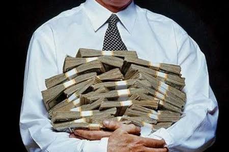 Üç nazirlə bir bankir ölkədən 10 milyardı necə çıxarıb...