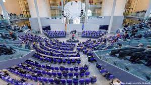 Erfahren sie alles über die aufgaben des deutschen bundestages, das plenum, . Bloated Bundestag Trouble For German Democracy German Election 2021 All The News Data And Facts You Need Dw 15 09 2021