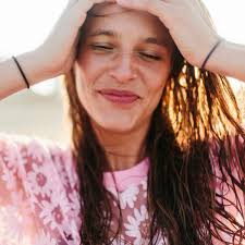 Why Am I Single? 6 Reasons You Haven't Found A Relationship Yet, According  To Experts