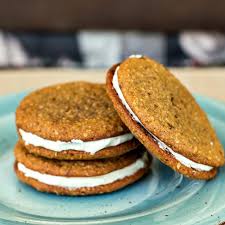 Get the best little debbie oatmeal lights recipe on the original copycat recipe website! The Best Oatmeal Creme Pies Little Debbie Copycats