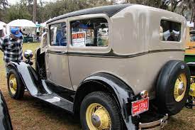 Horseless Carriage By Jhc Vintage Cars Antique Cars Automobile