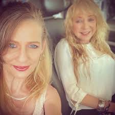 Robin Deaton's Instagram, Twitter & Facebook