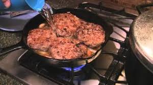 This recipe is the very typical hamburger that everyone thinks of, beef and pork with ketchup sauce. Hamburger Steak Southern Style Youtube