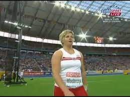 She is the 2012 and 2016 olympic champion, and the first woman in history to throw the hammer o. Anita Wlodarczyk New World Record Berlin 2009 77 96m Youtube